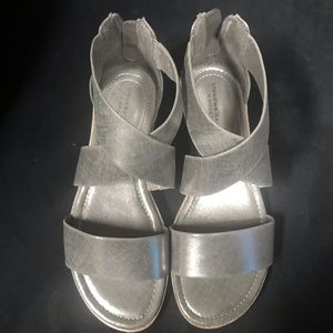 Size 7w cloudwalker sandals